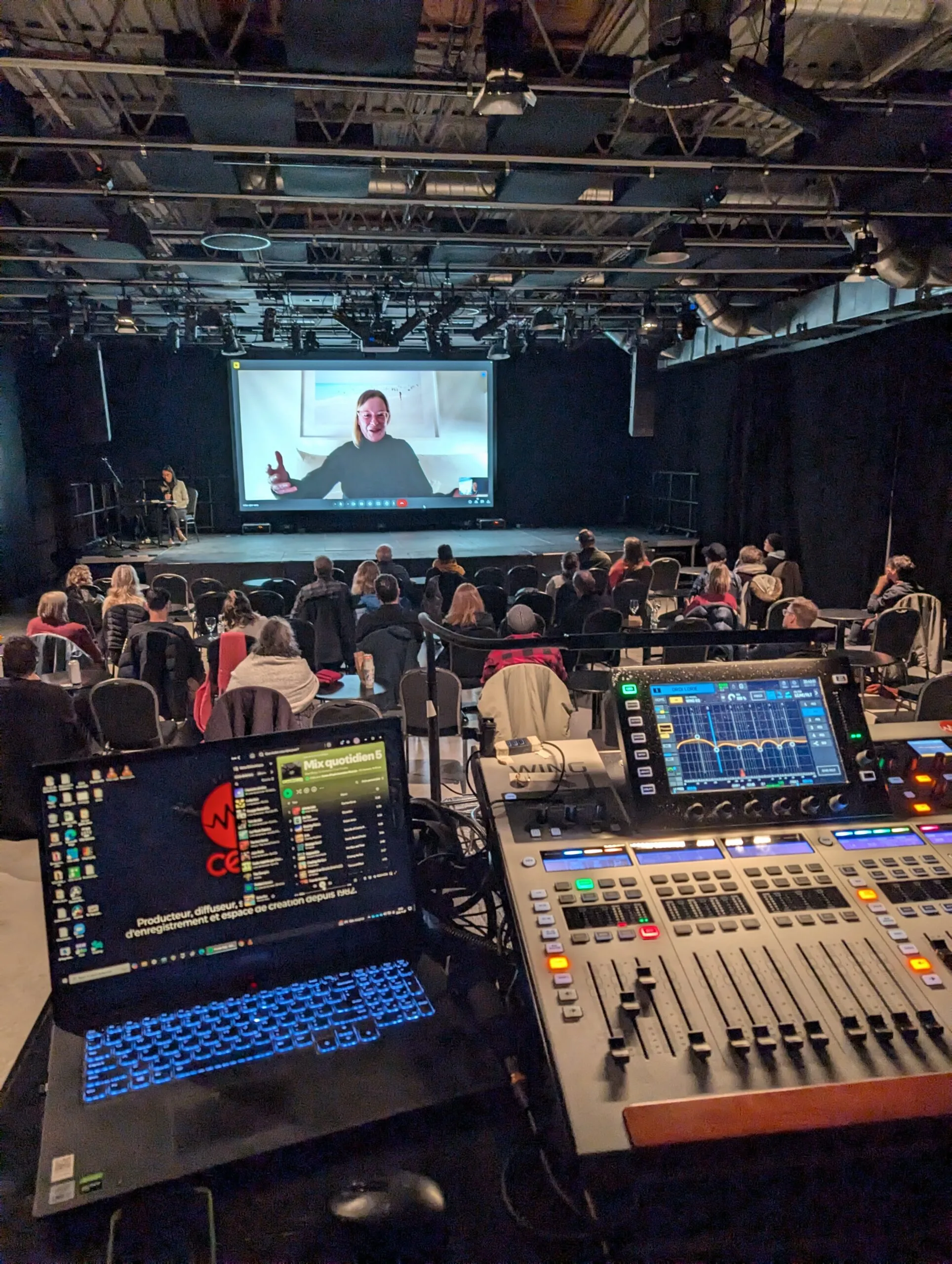 Projection Comme Une Vague En Collaboration Avec Le FIFA